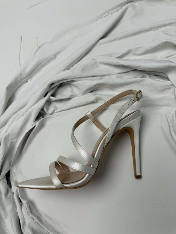 Elegant heels with a refined design